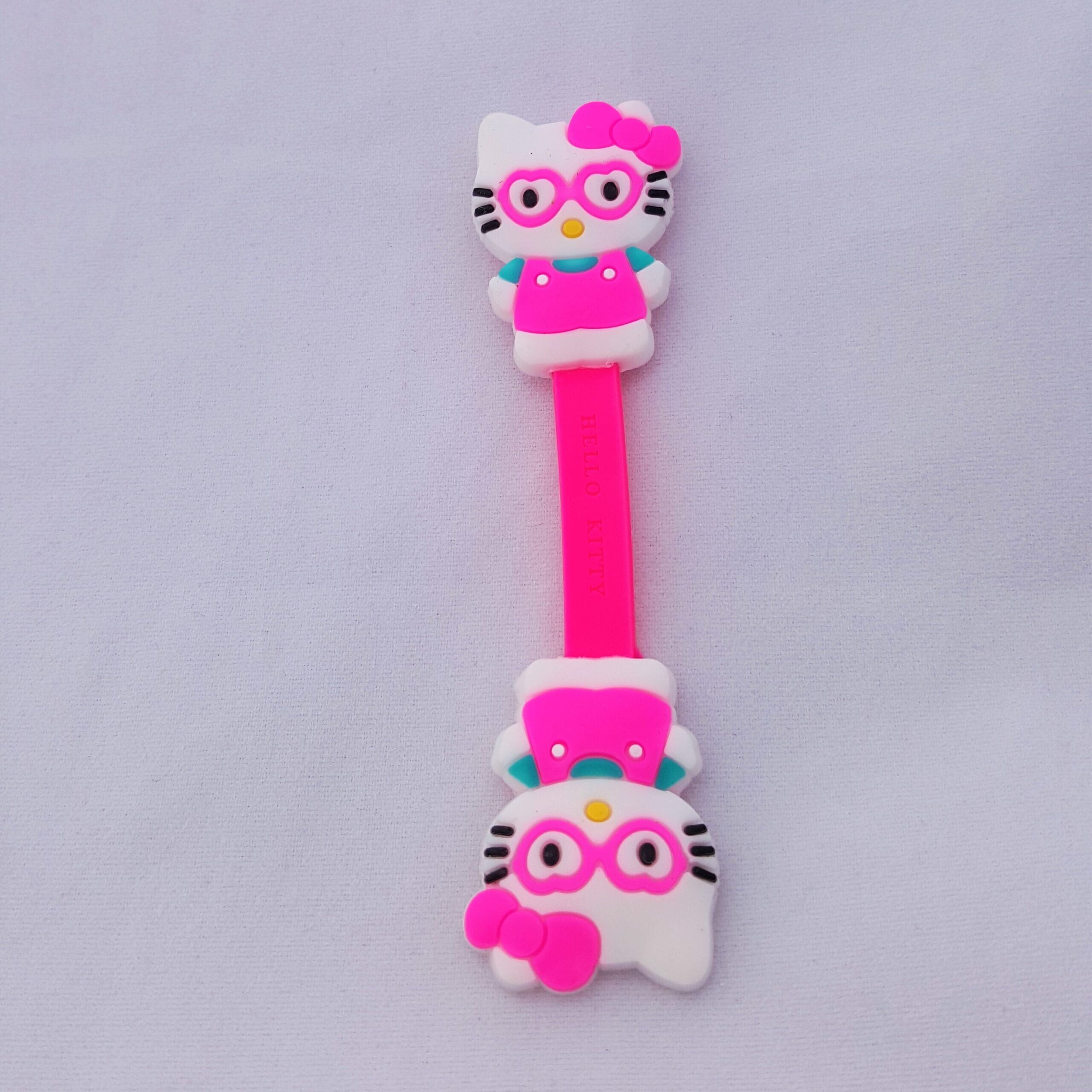 Clip de Kitty Lentes y Cuerpo Fucsia - Image 1